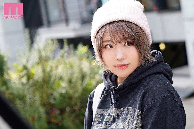 新人20歳店名はちょっと言えないけど高円寺の小さな服屋で働く 少しぽっちゃりだけどオシャレ可愛いショートカット古着屋の女の子AVDEBUT！！ - Image 2
