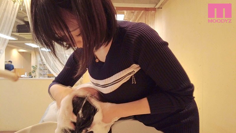 サロン・ド・痴女 耳元でささやき爆乳おしつけ勃起を誘う性感美容室 - Image 11