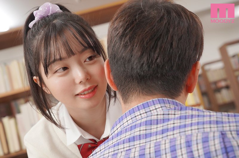 小悪魔すぎる制服少女にニヤニヤこっそり痴女られて…ラッキーサイレント逆レ×プ - Image 4