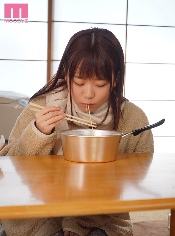ワケあり家出少女を自宅に連れ込み拘束レ×プ 朝から晩まで濃厚オヤジに乳ねぶり監禁調教された数日間 - Image 3