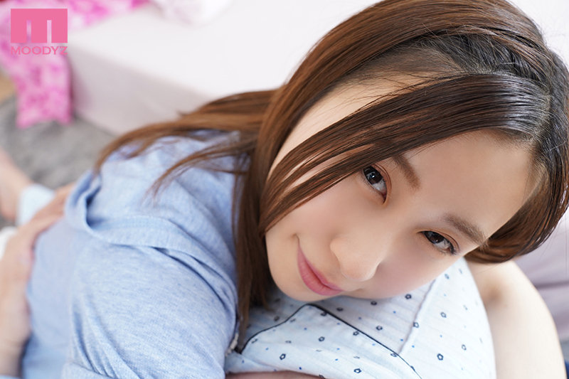 グラドル級のナイスボディ！なのに愛嬌バツグンで甘えん坊でキス魔！笑顔が絶えない巨乳彼女と濃厚濃密ベロキス同棲生活 - Image 5