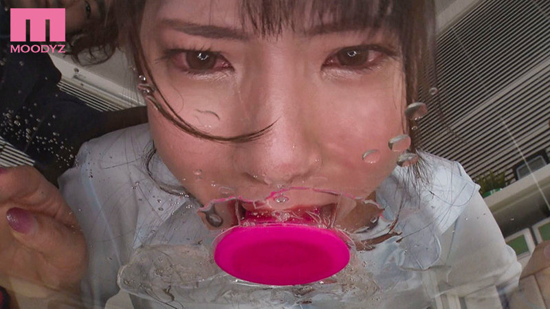旦那をクビにしたくなければあいつ（夫）の上司のオレの喉奥イラマを受け入れろ。 - Image 3