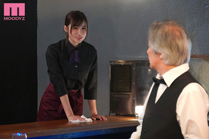 「店長、今日は帰らせないから…」時短営業逆NTR 閉店後、妻に隠れて密になる2人。子宮に擦り付けイキ狂う腰使いに何度も何度も中出ししてしまった僕… - Image 2