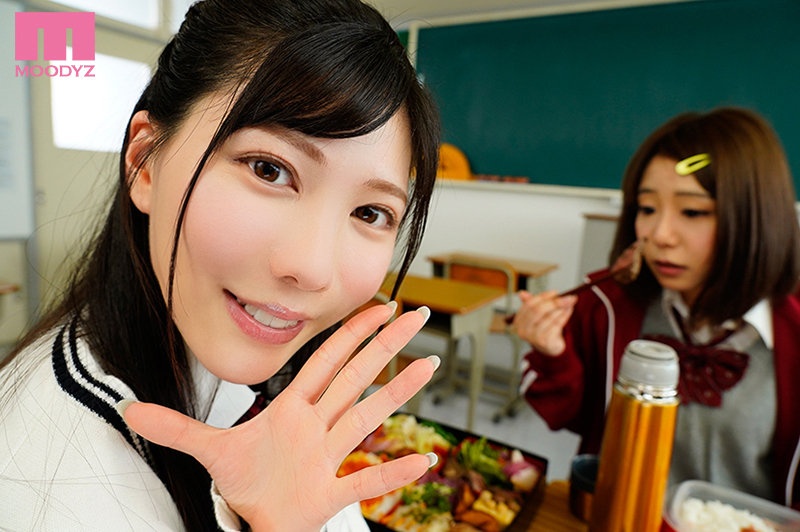 彼女の友達が耳元でイクイク囁き淫語で何度も中出しを誘惑 - Image 2