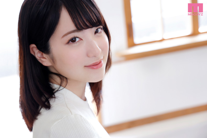 新人 まだ覚醒前の清楚と変態の間 名門お嬢様女子大生 AV DEBUT - Image 2