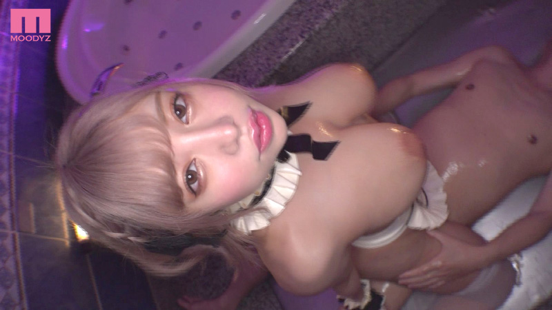 超爆乳SEXY BODY  STYLE 芸能人ヤリ部屋VIP裏ルート風俗　パイズリ暴発挟シャッ！射精後に賢者タイムも与えずおねだり連射10発中出し射精性交 - Image 6