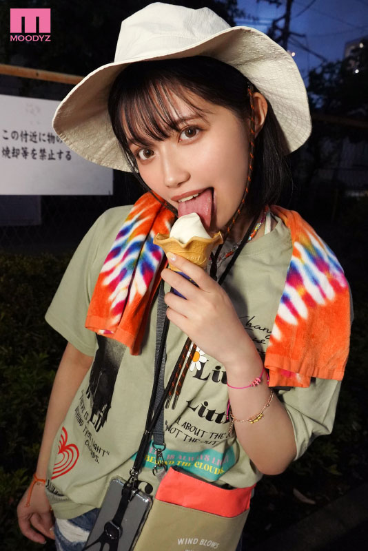 あの伝説のフェスが2年半ぶりに再開…NO SEX、NO LIFE！相部屋NTR 誘っても来ない彼氏にムカついて会社の同僚とイチャトリップ！性欲ブチ上げで気が狂うほど中出ししまくった脳バグ絶倫性交 - Image 2