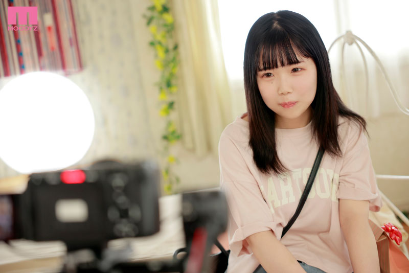 新人　AV男優さんのエッチ甘～い めっちゃ敏感洋菓子専門学生AVデビュー!! - Image 2