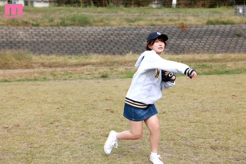 新人 20歳 ハワイ育ちの帰国子女 爽やか笑顔の褐色ガール AV DEBUT - Image 2