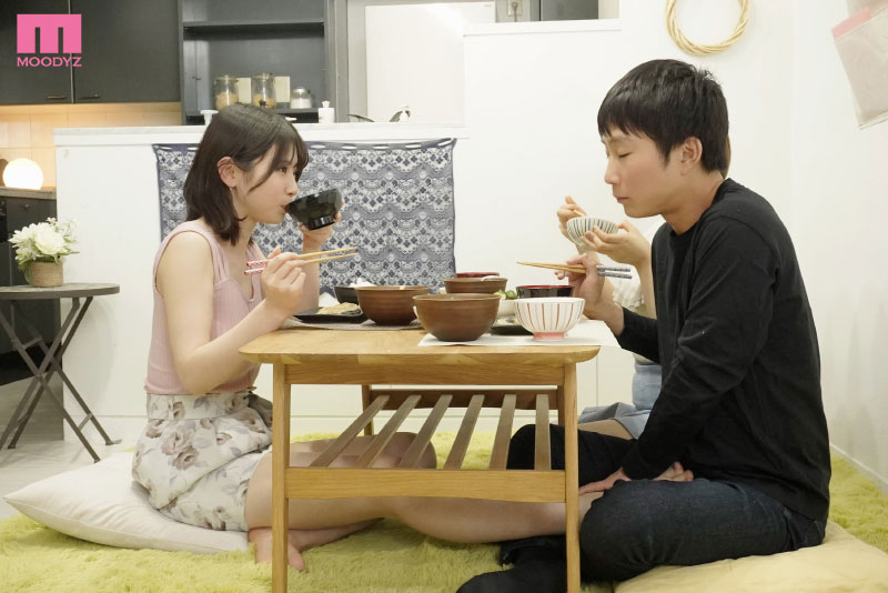 ノーブラで誘惑してくる彼女のお姉さんに興奮して性欲モンスター化！コンドーム1箱使い切っても更にヤリまくった - Image 5