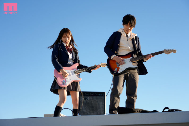 First Love 初恋 恋人が出来ていた初恋の元カノと東京で再会した日から、時間を忘れて何度も会って中出ししまくった日々。 - Image 10