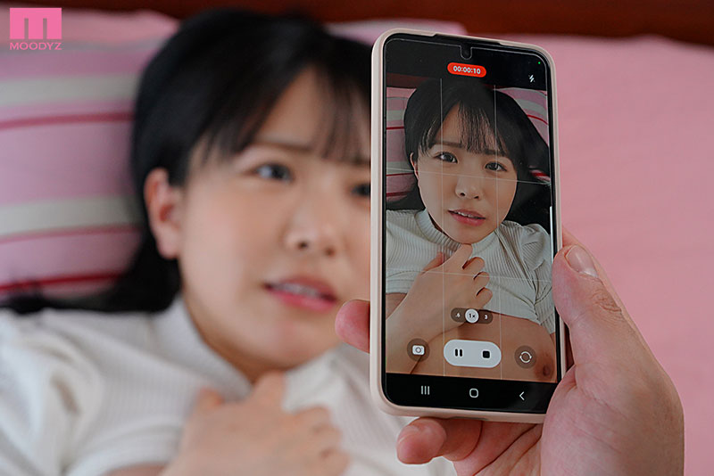 ボクの友人が置いていった寝取られAVを見つけ勘違いした彼女はアプリのヤリモク男に抱かれに行ってしまった - Image 4