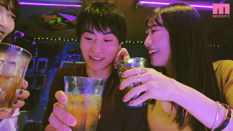 えっ！飲み屋でいきなり逆ナンしてきたくせに、焦らされまくって、寸止めされて、射精の瞬間もチ〇ポ放置され ザーメンお漏らしするルーインドオーガズム×ハシゴ酒で永遠に賢者タイムを与えられず何度も何度も精子を搾取される爆ヌキ中出し生パコ性交 巨乳ハーレムビッチ編 - Image 2