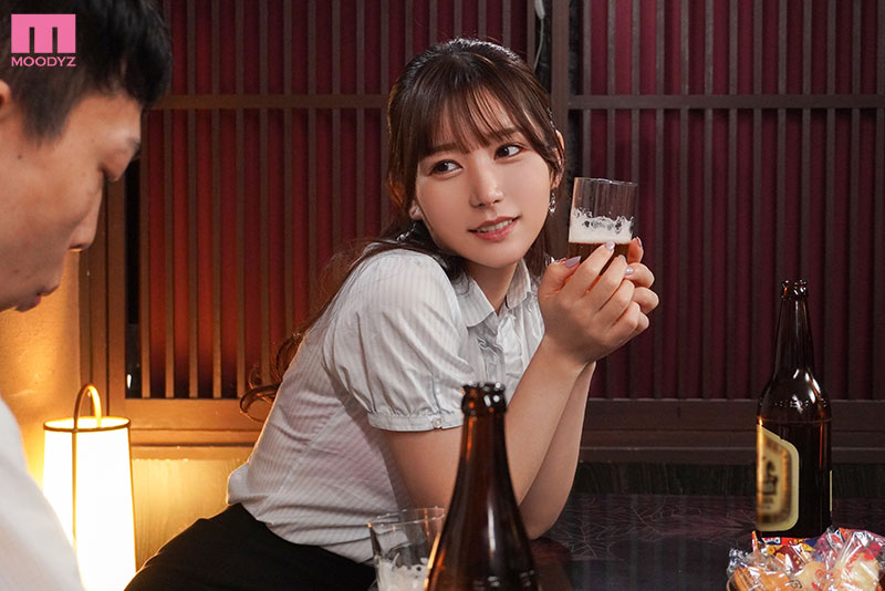 出張先で僕をダメにするキス魔な後輩女子と涎ダラダラ相部屋NTR 呼吸を奪われ接吻スパイダー騎乗位で唾液まみれ溺れイキ - Image 2