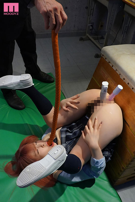 進学のために極悪教師に脅されて…3穴中出しライブ配信させられたギャルJ系 - Image 3