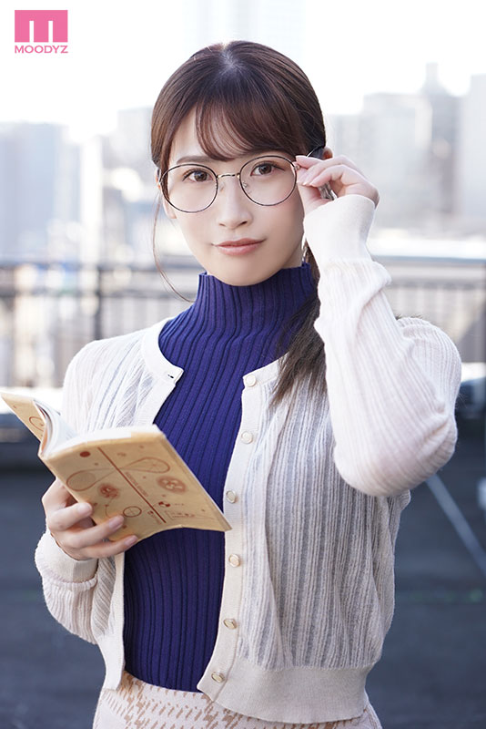 地味そうに見える文系女子がある日、ヤリサーの新歓コンパに来てしまった。見た目とは裏腹にお酒を飲むと物凄いケダモノ肉食で朝まで10発中出しマラ喰いスプラッシュ大乱交 - Image 2