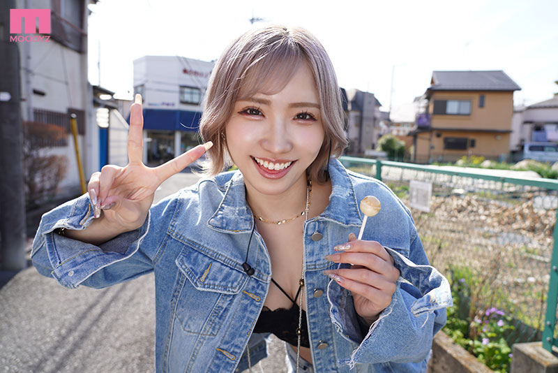 SEXが当たり前のド田舎に帰省したら有名ヤリマンギャルに成長した同級生と地元一のヤリマン先輩が集まって初めての中出しなのに何度も何度もザーメンぶっこ抜かれた思い出 - Image 2