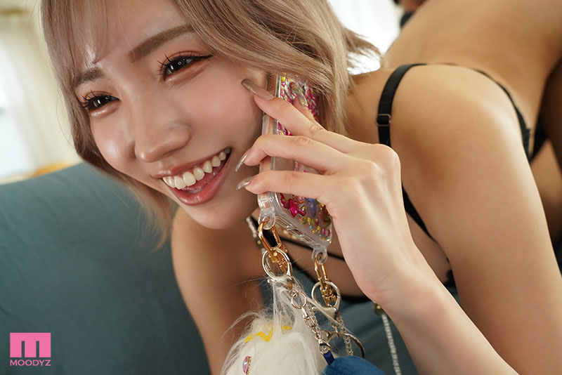 SEXが当たり前のド田舎に帰省したら有名ヤリマンギャルに成長した同級生と地元一のヤリマン先輩が集まって初めての中出しなのに何度も何度もザーメンぶっこ抜かれた思い出 - Image 3