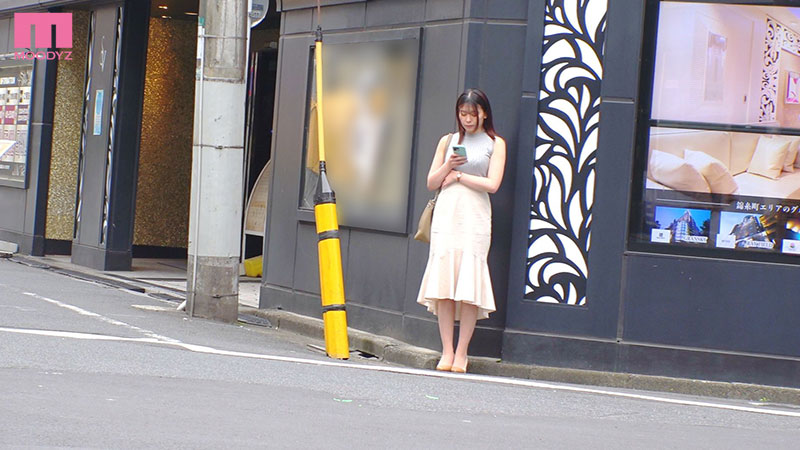 清楚な現役看護師のくせにこのドMっぷりが…エロい。デカチンで喉とマ●コを突き堕とされヨダレマン汁たれ流し衝撃の半狂乱 AVデビュー。 - Image 2