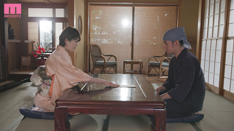 居候先の清楚な美人女将は大の年下好きな中出し回数でボクのバイト代を決める魔性のオンナでした - Image 11