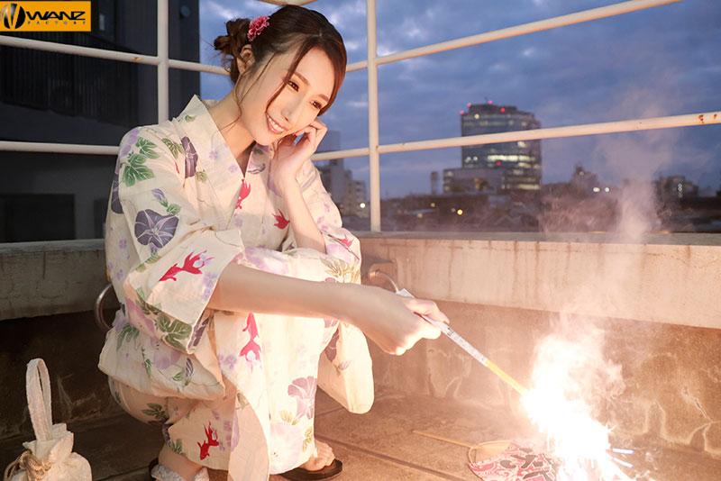 やっぱり、君が大好きだ！地元の夏祭りで初恋の幼馴染と再会…終電を逃して連れ込み宿で汗だく発情交尾 - Image 2