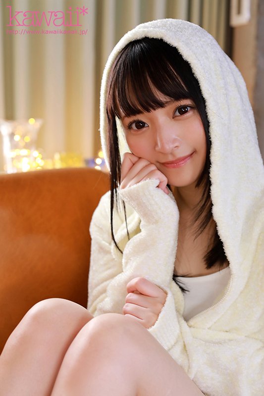 「私にセックス教えてください」 満点笑顔に心を奪われる卒業したばかりの18歳 清宮すず AVデビュー - Image 3
