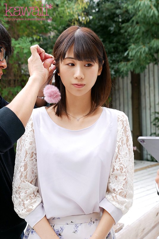 あの女子アナに似てる!とミスコンで話題になった現役女子大生 加藤いおりAVデビュー - Image 9