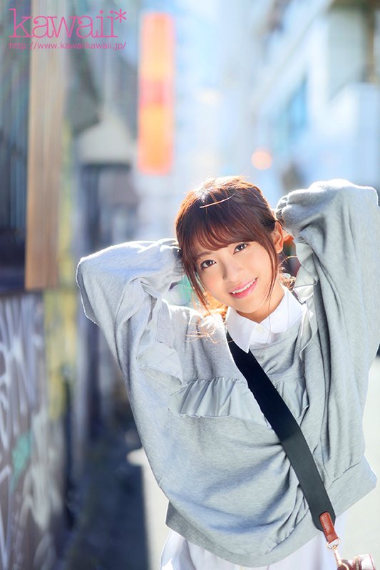 本物アイドルと聖地で、ひたすら中出し性交 - Image 2