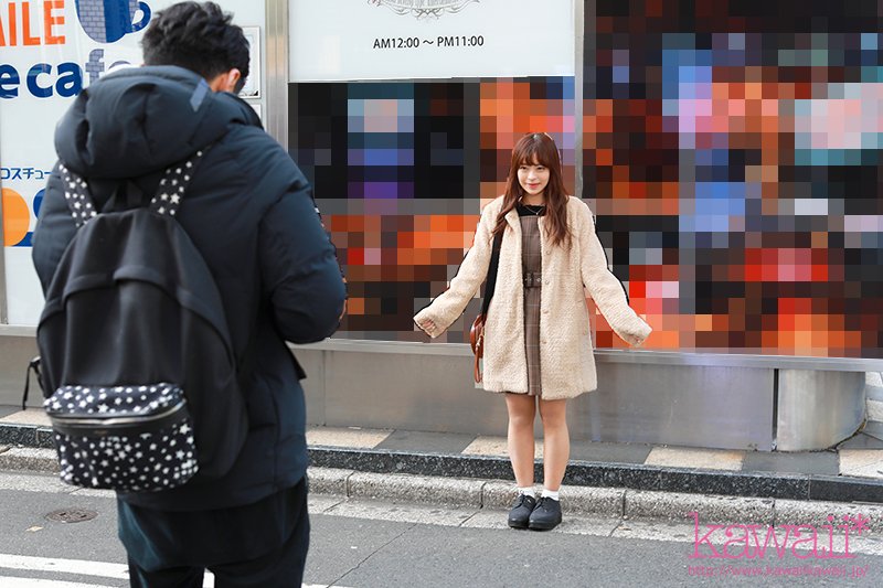 本物アイドルと聖地で、ひたすら中出し性交 - Image 3