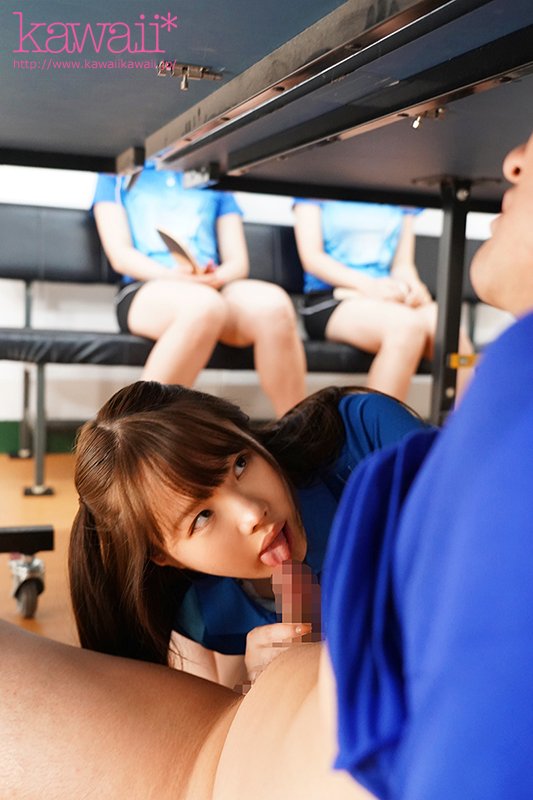 「ボクには彼女がいるのに…」密着フォーメーション逆3Pで痴女られ朝から晩までずーっと腰を振られてたっぷり射精させられたボク - Image 12