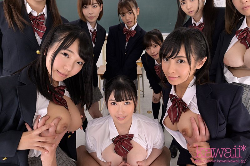 共学初年度 元女子校に入学した男子は僕ひとり!?先輩お姉さん達の部活勧誘がエロすぎて毎日金玉カラッカラ!邪魔者一切なし!1対9のハーレム学園天国!! - Image 11
