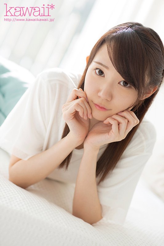 病みつきになるはにかみ笑顔＆ハニーボイス！超スリム美脚女子大生 琴石ゆめる 初めてのナカイキ＆初潮吹きAVdebut!! - Image 11