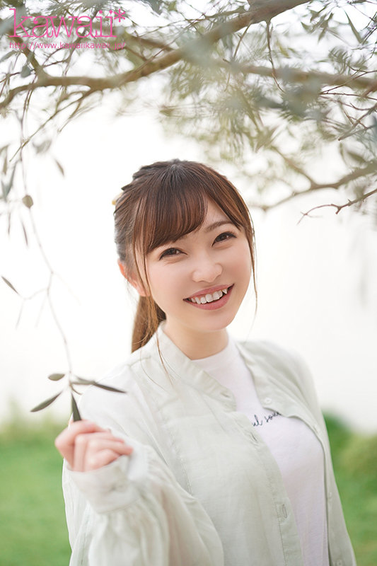 AVはセックス講習！？上手くなりたい…活きの良いマグロになりたい！？炸裂笑顔が可愛い19歳の不思議ちゃん“緑家れん”AVdebut!ドキュメント - Image 4
