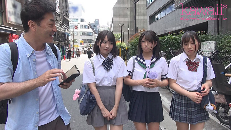 男手一つで育てた3姉妹の愛娘にキモ中年の上客と円光させて食わせてもらっています - Image 2