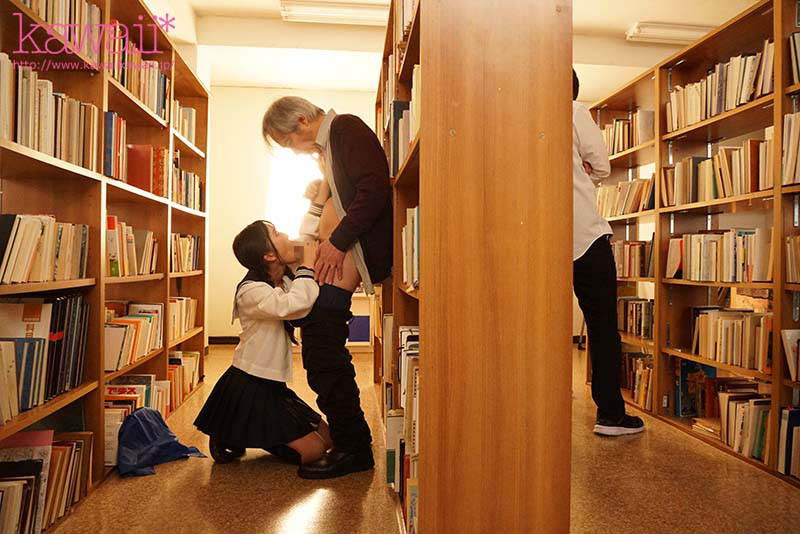 女生徒の耳元ささやき誘惑に打ちのめされた担任の僕は放課後ラブホや図書室で狂ったように禁断中出しを繰り返した…。 - Image 10