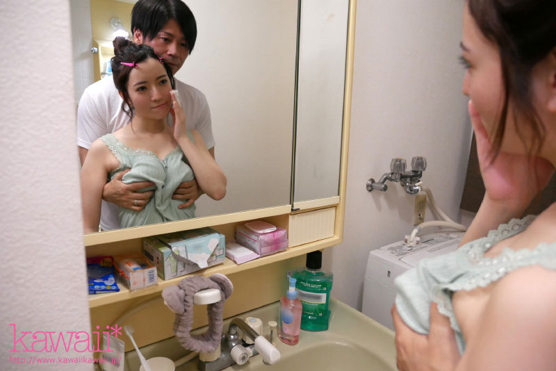 「うち近いからシャワー浴びてく？」終電なくなり同僚女子社員の部屋に… 無防備すぎるおっぱいと生脚に興奮した僕はチラつく妻の存在が吹き飛ぶほど一晩中モウレツにハメ狂った… - Image 11