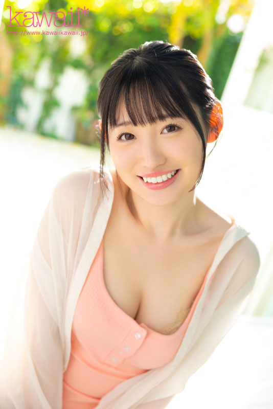 透明感・清楚感あるこの子…500人斬り 呼吸をするようにSEXするエッチ大好きな博多生まれの女子大生を自我崩壊寸前までイキ果てさせる衝撃AVデビュー - Image 2