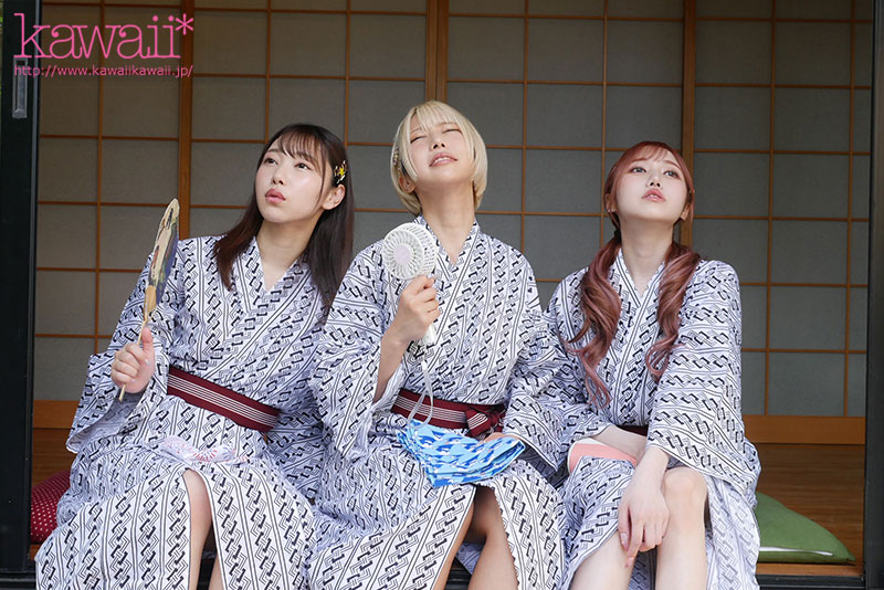 社員旅行で女子部屋に誘われ相部屋！ダメダメおやじの僕の絶倫がイケイケ女子たちにドハマりしてハーレム喰べされ続けた一夜 - Image 2