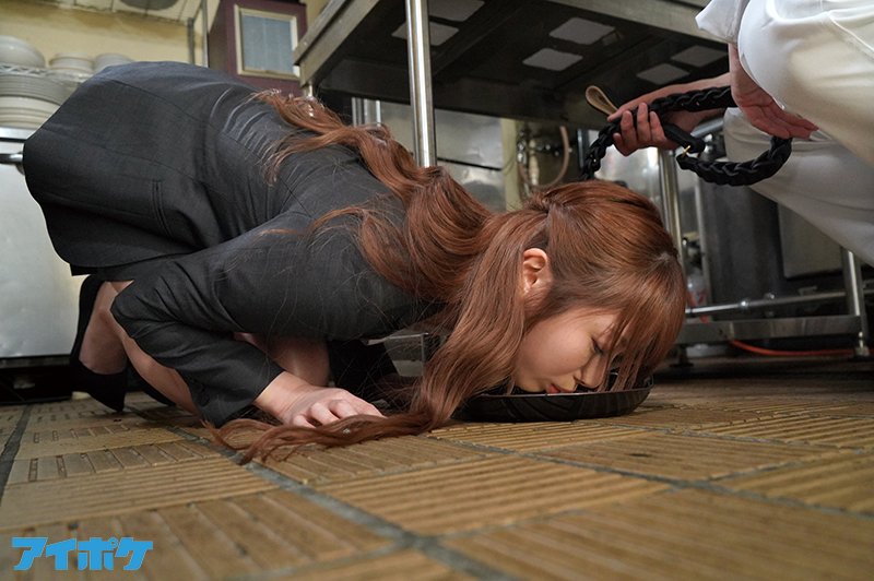 『絶対許さねぇ！！』 ピンサロ行ったらクソ生意気女上司の西宮だった。副業禁止なのに…口止め代わりに本番して奴隷なみの扱いしてやった。 復讐の超イラマ姦　生意気女にしゃぶらせる！ - Image 9