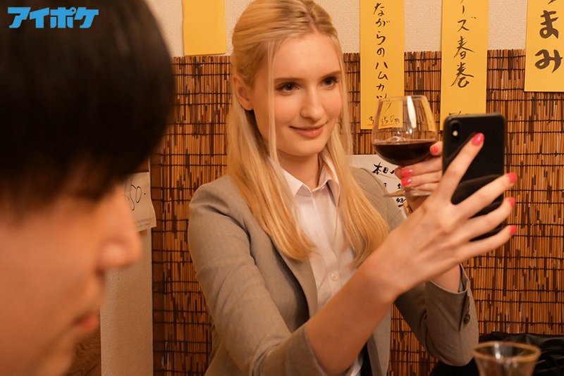 出張先相部屋NTR　絶倫の上司に一晩中何度もイカされ続けたブロンド女子社員 一晩で8発もの精子をそそがれる絶倫寝取り性交映像！ - Image 3