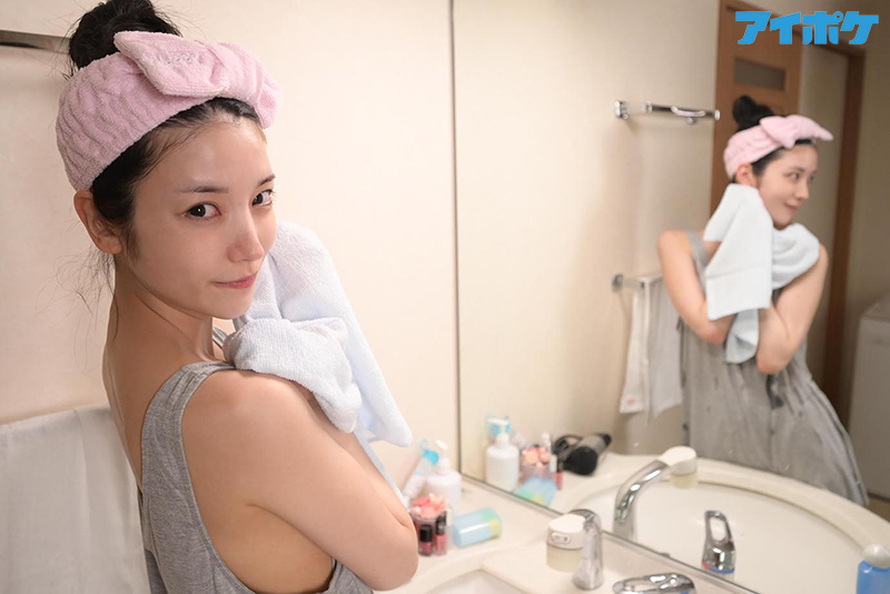 「終電ないならウチ泊まる？」 終電逃がし美人女子社員の家にお泊まり！？ノーパンノーブラ 部屋着に興奮したアナタは… - Image 10