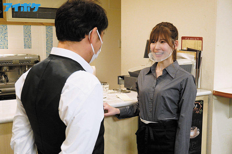 「店長のことお持ち帰りしたいな…」 秘かに堕としたかった男をお持ち帰りして、朝まで強制逆絶倫中出し種付けマーキングプレスビッチ。 この女、性欲絶倫。驚愕の10発強制射精！！ - Image 2