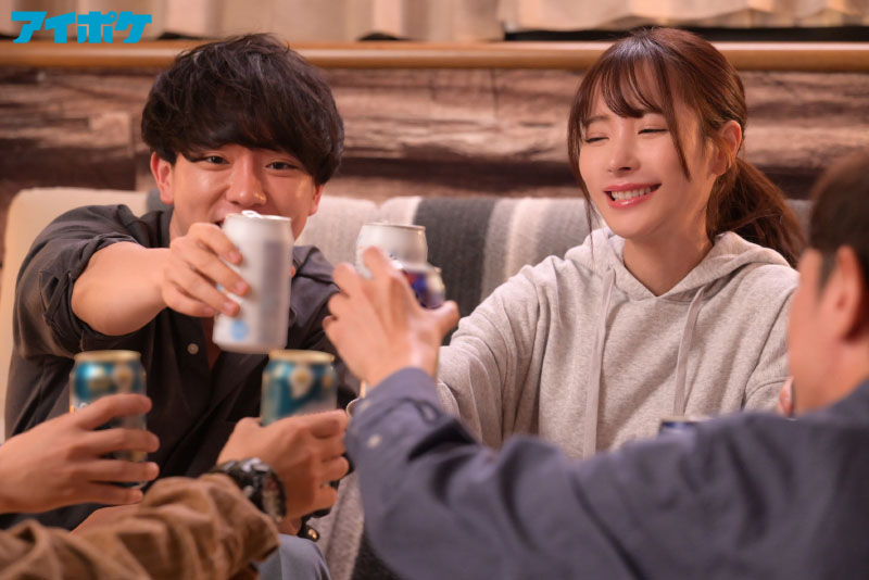 これはレ×プじゃない… あくまで合意の元のSEX…だよなww 宅飲みで同級生達に廻された女子大生。 「女１人で参加したのが間違いでした…」 - Image 2