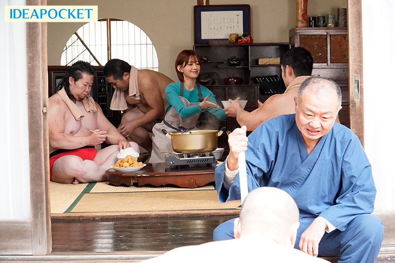 相撲部屋の美人女将が性欲旺盛な力士たちに圧迫種付けプレスされ続ける日常。 - Image 4