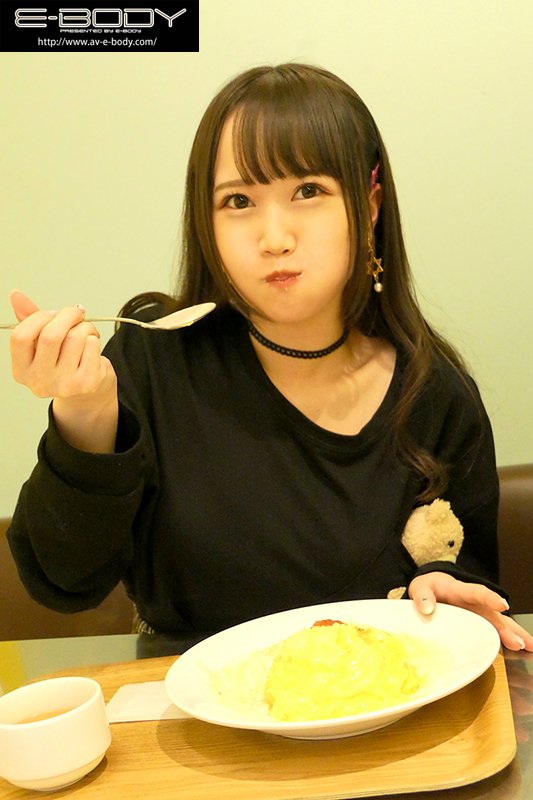 メンヘラなの? 地雷系なの? でもめちゃくちゃエロい! 危うくてほっとけないFカップの天使“百田くるみ”ちゃん E-BODYデビュー - Image 2