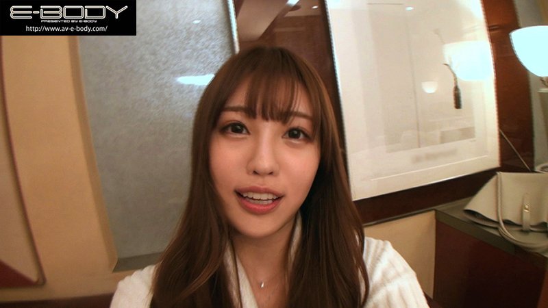 パパ活アプリで知り合ったミスキャンパスグランプリのスレンダー巨乳女子大生とラブホ密会 一晩30万のハメまくり愛人契約 - Image 5