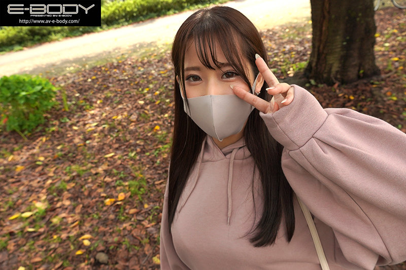 可愛い顔にギャップあるお化けデカ尻＆太もも男がヤリたいと思うむちむちボディがコンプレックスのGcup女子大生 AVデビュー - Image 6