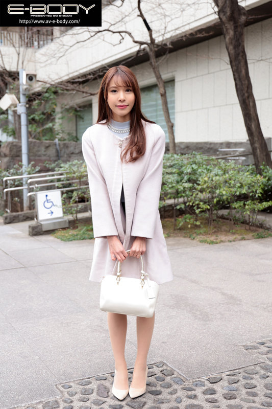 女子アナみたいな美人若妻 旦那には言えないM性癖を満たすため決意のAVデビュー 七瀬広海 - Image 5