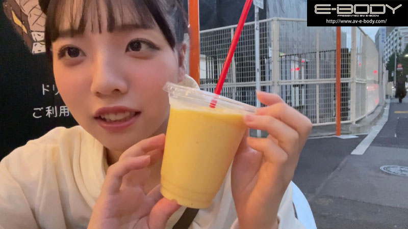 絶頂102回！大痙攣96回！潮吹き2250ml！ロリ可愛いアジアンハーフなGcup女子大生 はじめての禁欲＆中出し＆生ハメ大絶頂ドキュメント - Image 3