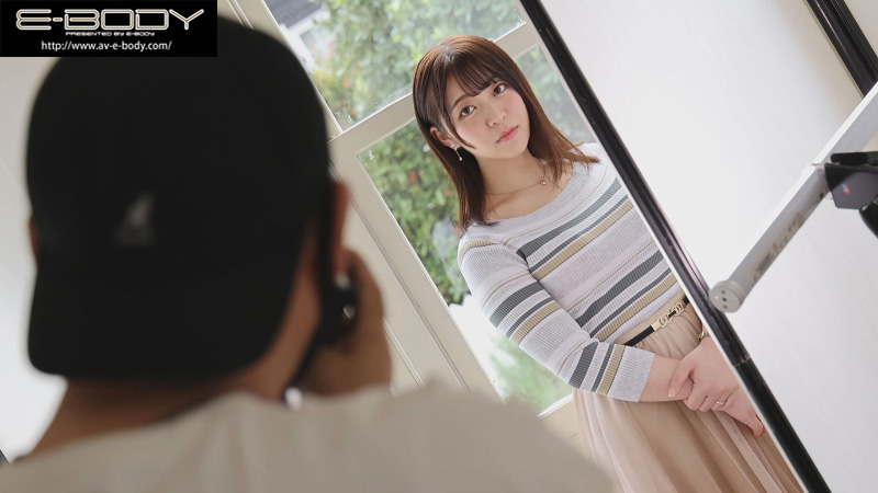 着衣でもわかるGcup美巨乳で世の男たちを虜にした 元関東ローカル局お天気お姉さん 朝雛めぐる 結婚のちAV解禁！ - Image 2